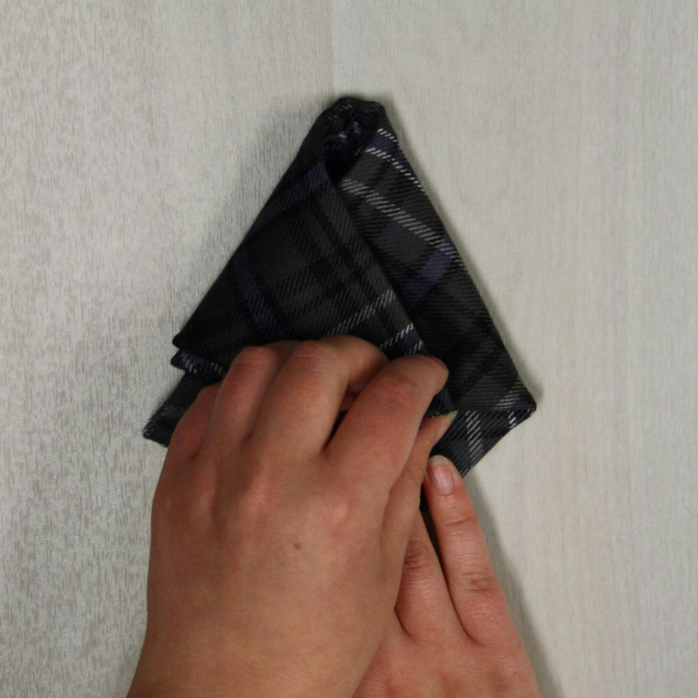 How to fold your tartan pocket square The Scallop…