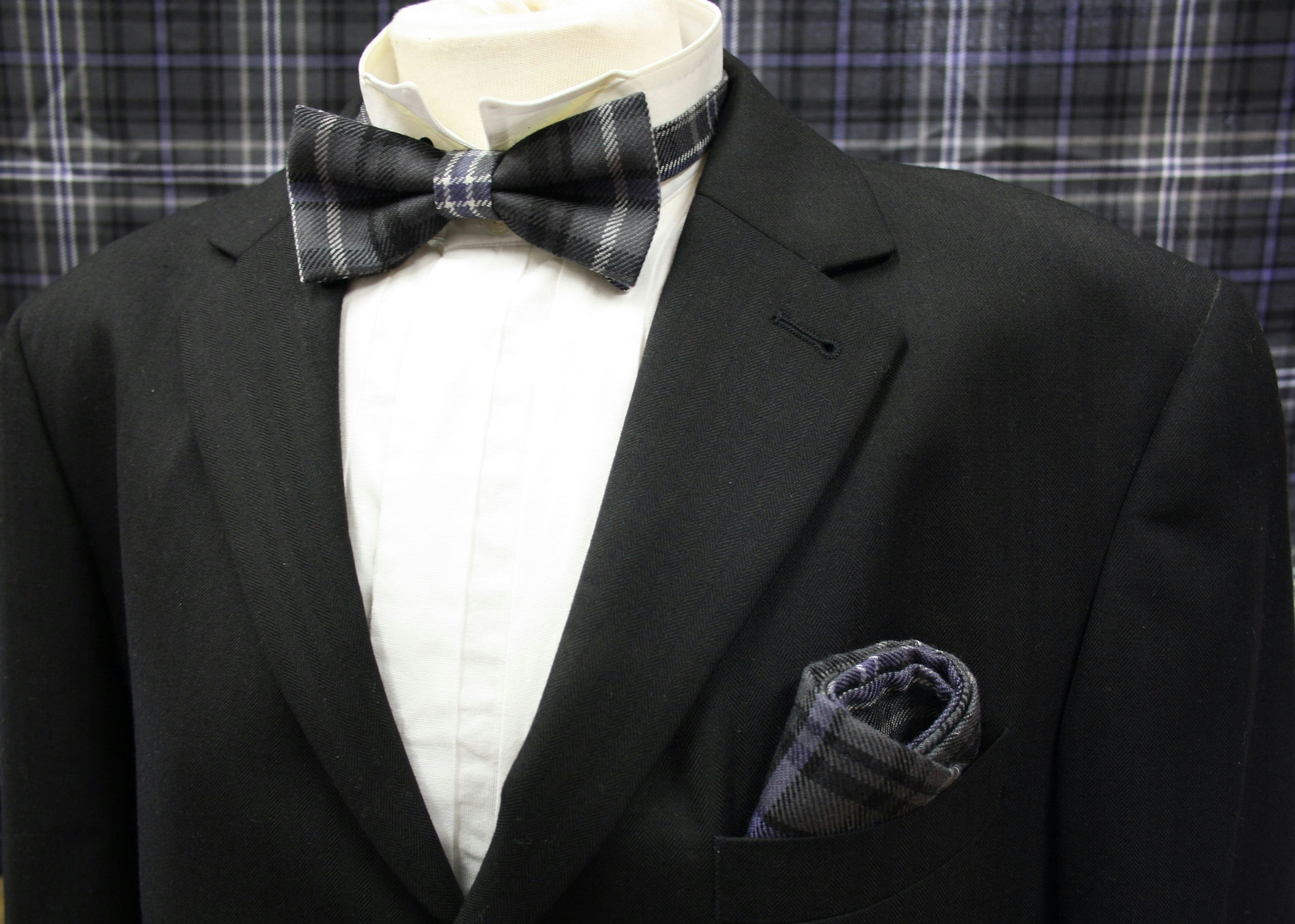 How to fold your tartan pocket square The Scallop…